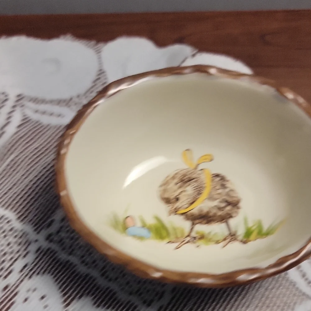 Williams Sonoma Easter Meadow Cream and Brown Ramekins